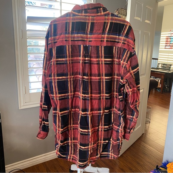 Vintage Men’s Flannel - Picture 2 of 4